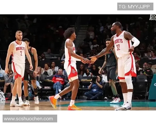 火箭四塔重现：阿门2米01与休城曾经最高首发同框回顾